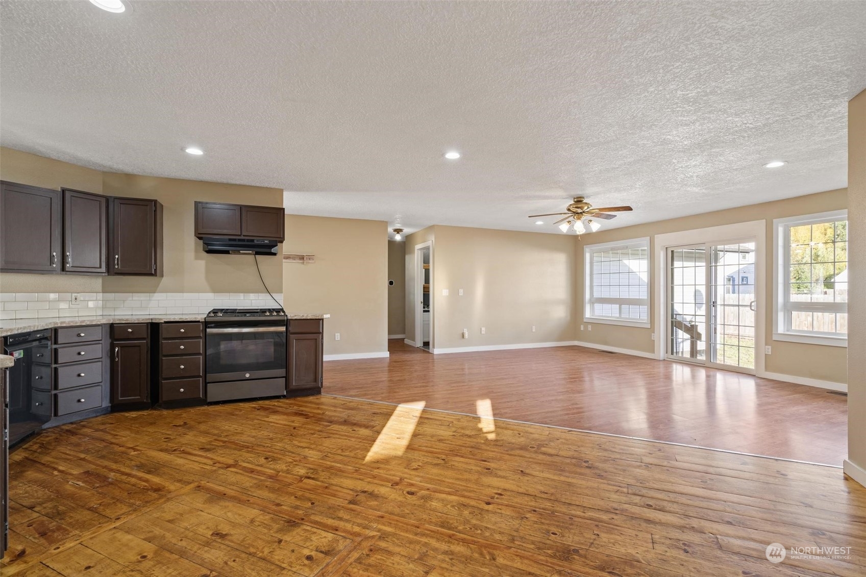 910 Southwest Mayer Street Winlock, WA 98596 - Photo 8 of 40 Gallery Image 8