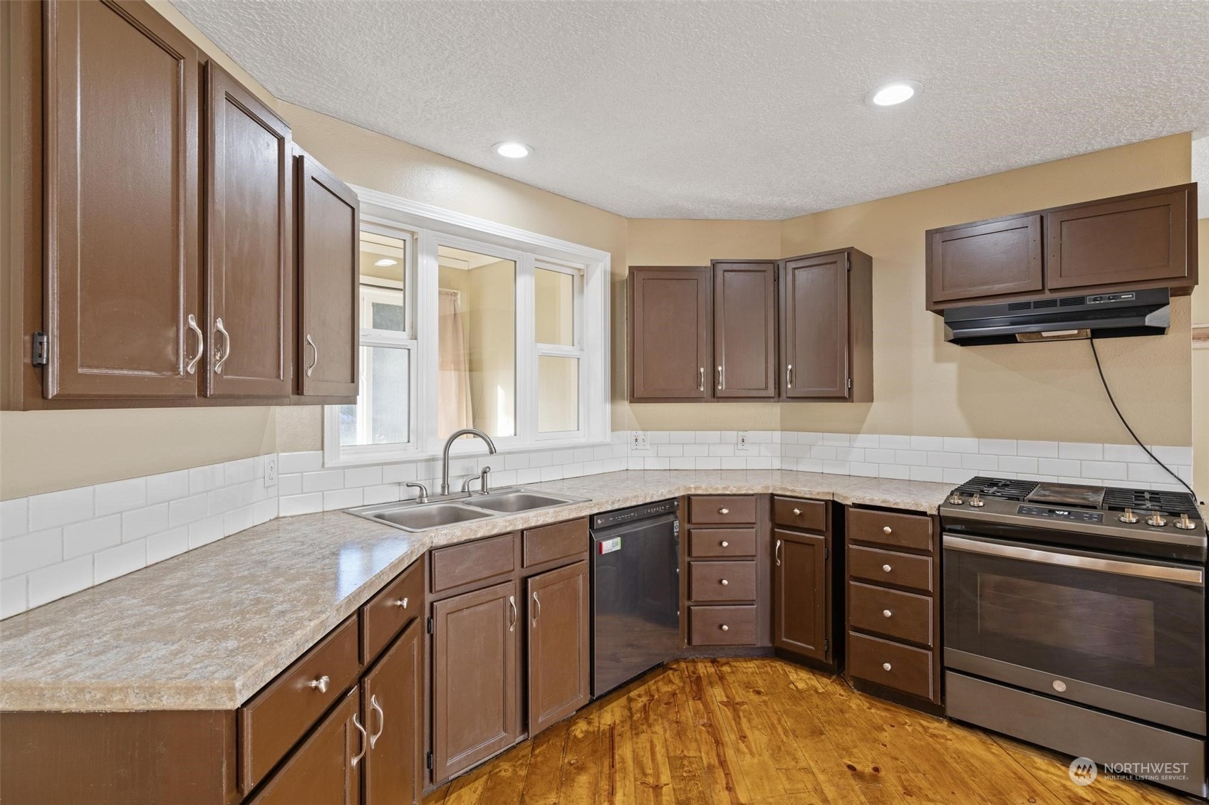 910 Southwest Mayer Street Winlock, WA 98596 - Photo 9 of 40 Gallery Image 9