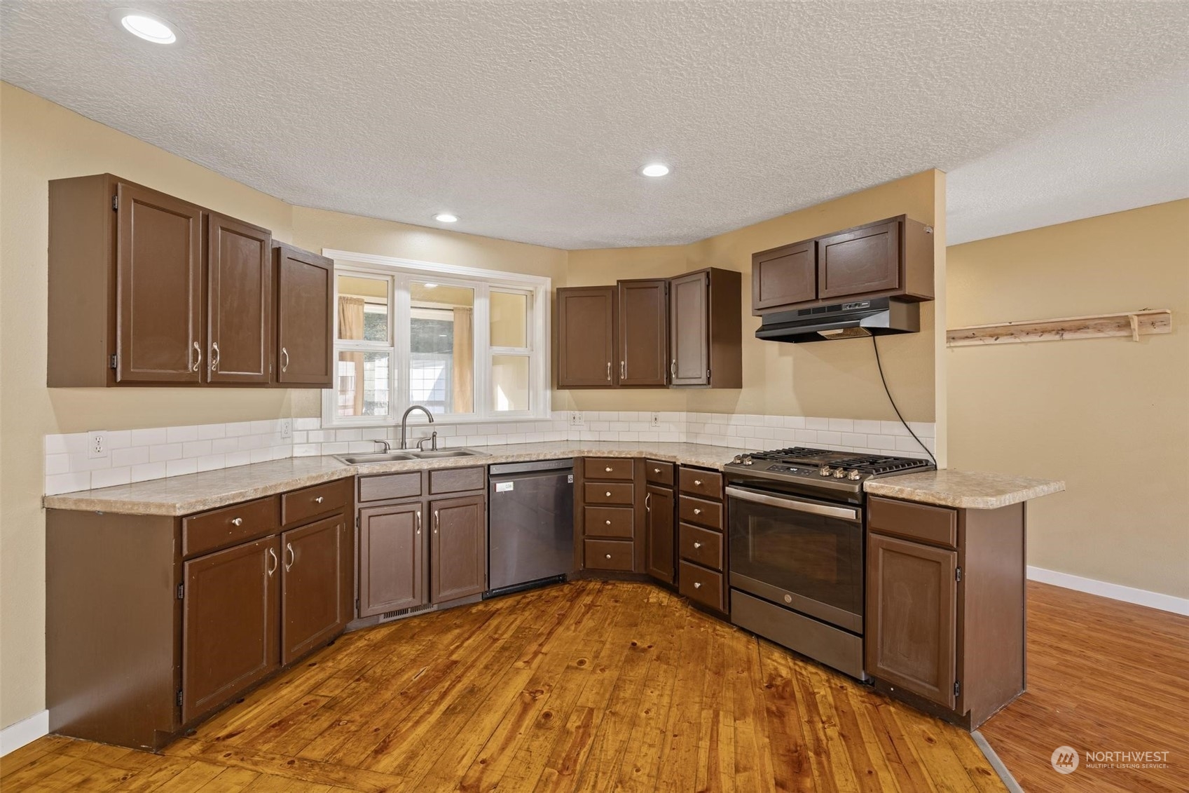 910 Southwest Mayer Street Winlock, WA 98596 - Photo 10 of 40 Gallery Image 10