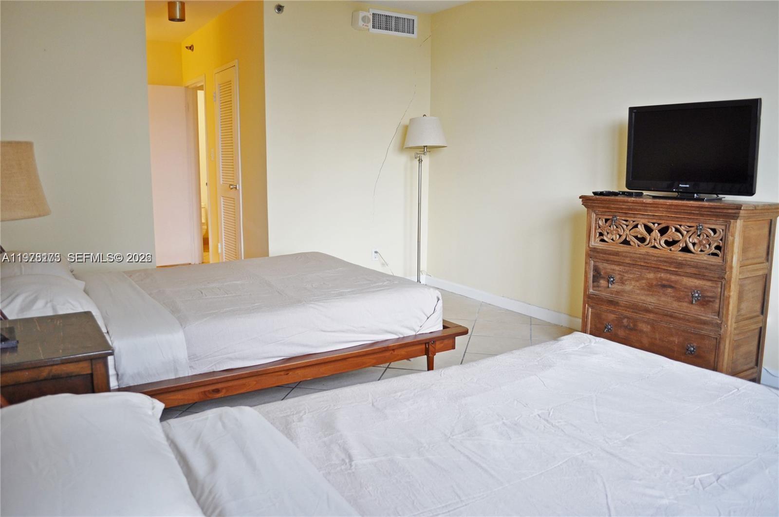 100 Lincoln Road, Unit 441 Miami Beach, FL 33139 - Photo 4 of 15