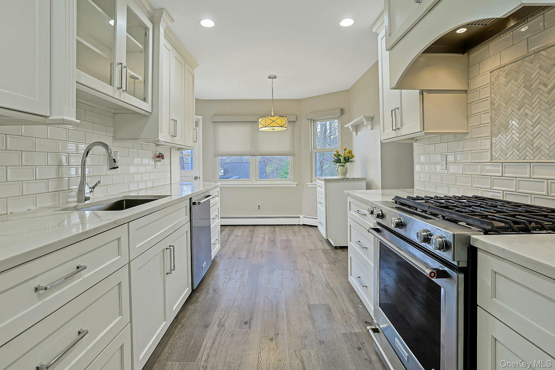 60 Pine Street Ardsley, NY 10607 - Photo 18 of 43 This Photo Shows the Spacious Eating Area