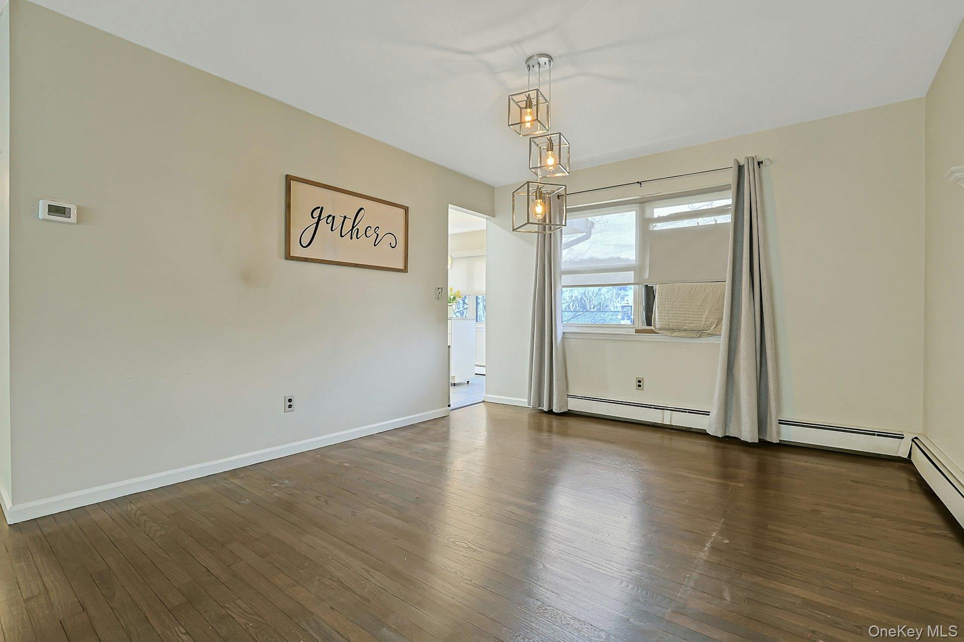60 Pine Street Ardsley, NY 10607 - Photo 10 of 43 Dining Room Showing the Entrance to the Kitchen
