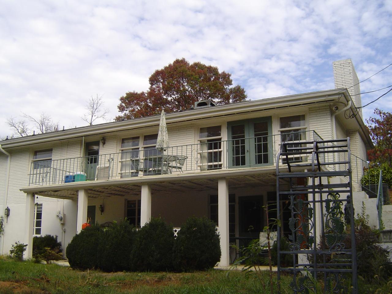952 West Point Road Salem, VA 24153 - Photo 6 of 7 BACK EXTERIOR VIEW