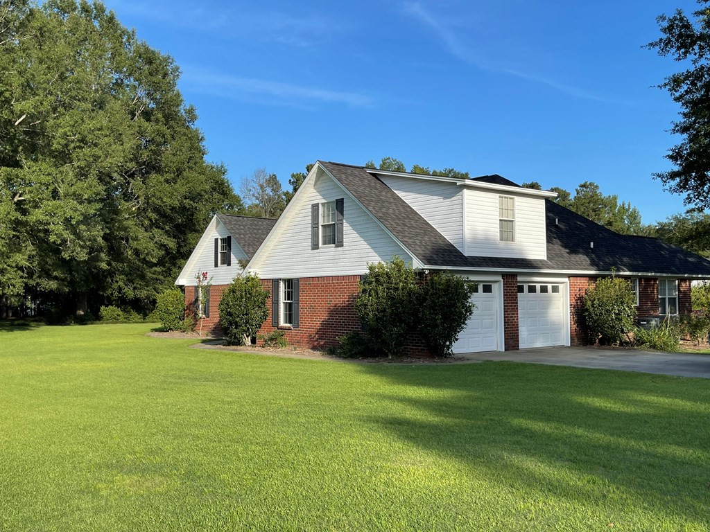 1117 Pointer Drive Manning, SC 29102 - Photo 3 of 35 Gallery Image 3