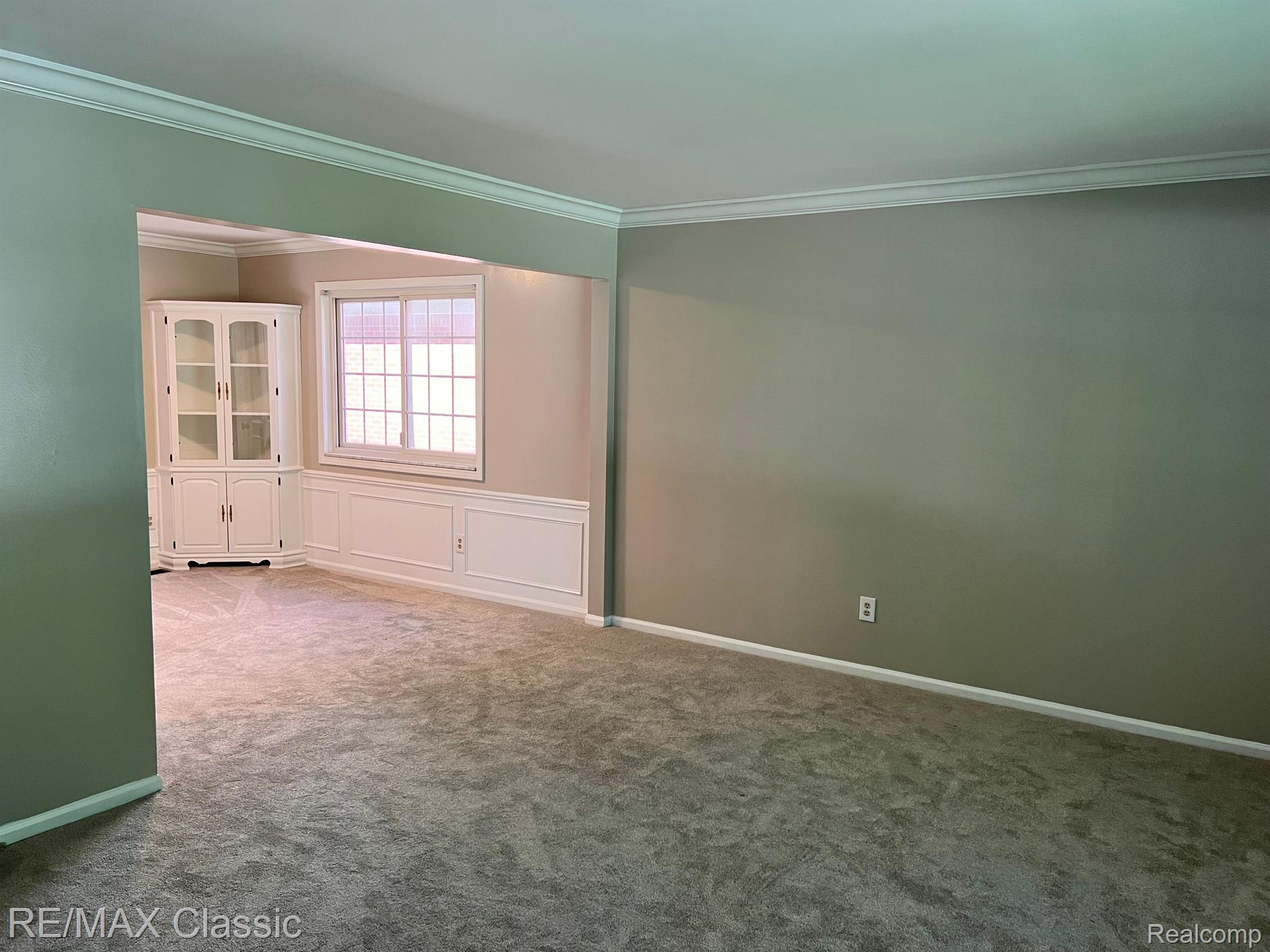 1953 Broadstone Road Grosse Pointe, MI 48236 - Photo 7 of 43