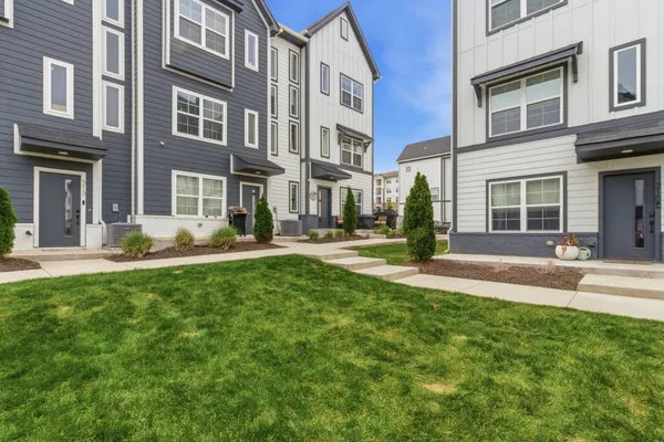 $2,700 | 700 North Dupont Avenue, Unit 311, Madison, TN 37115