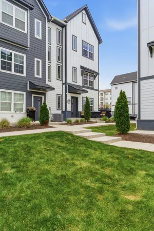 $2,700 | 700 North Dupont Avenue, Unit 311, Madison, TN 37115