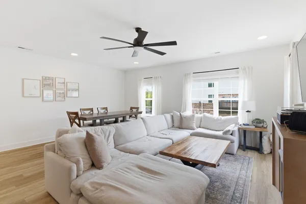 $2,700 | 700 North Dupont Avenue, Unit 311, Madison, TN 37115