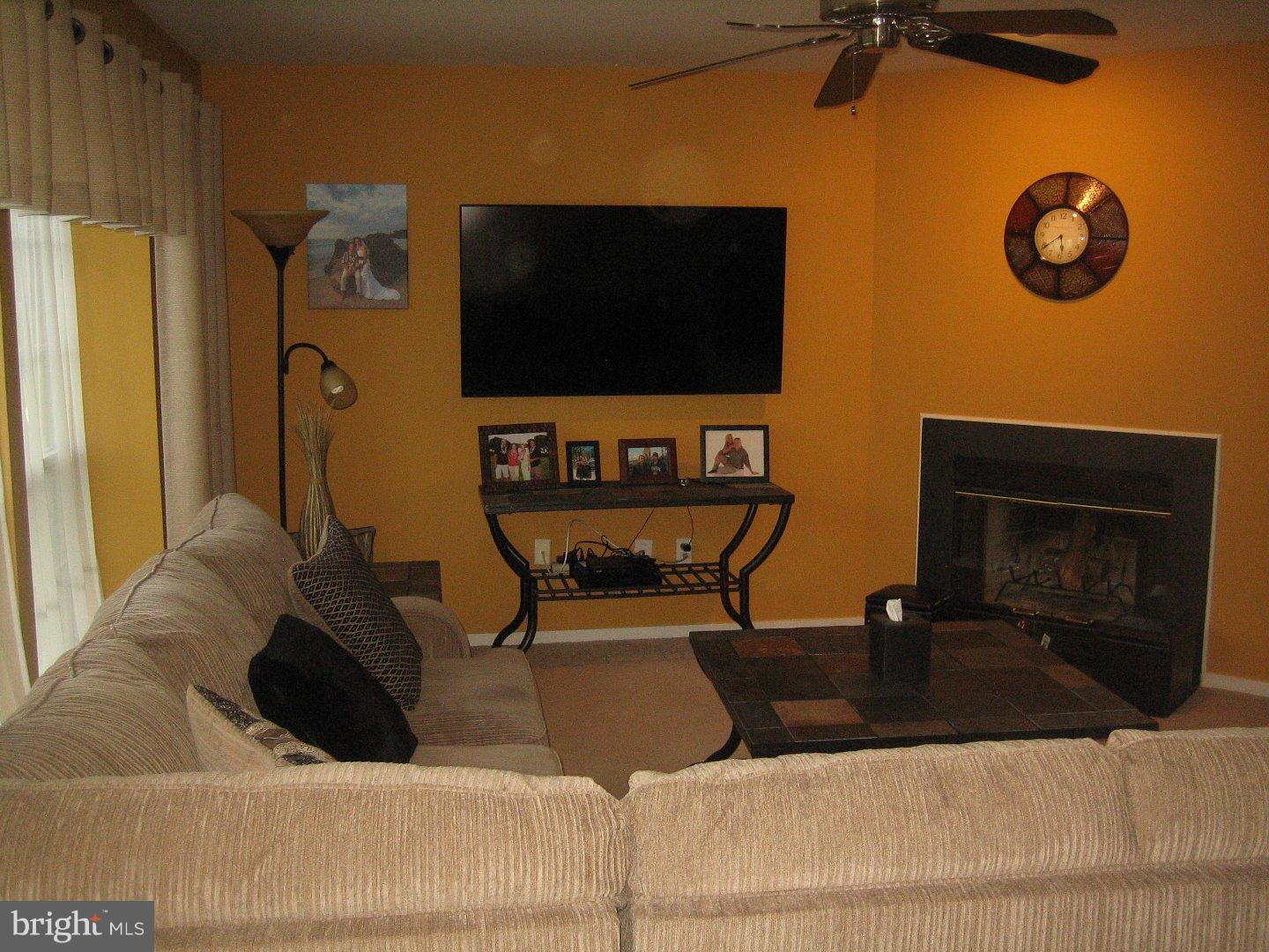 122 Crossing Way Lindenwold, NJ 08021 - Photo 3 of 22 Gallery Image 3