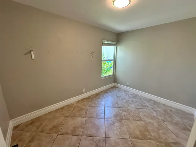 $3,200 | 17 Tara Lakes Drive East, Boynton Beach, FL 33436