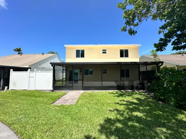 $3,200 | 17 Tara Lakes Drive East, Boynton Beach, FL 33436
