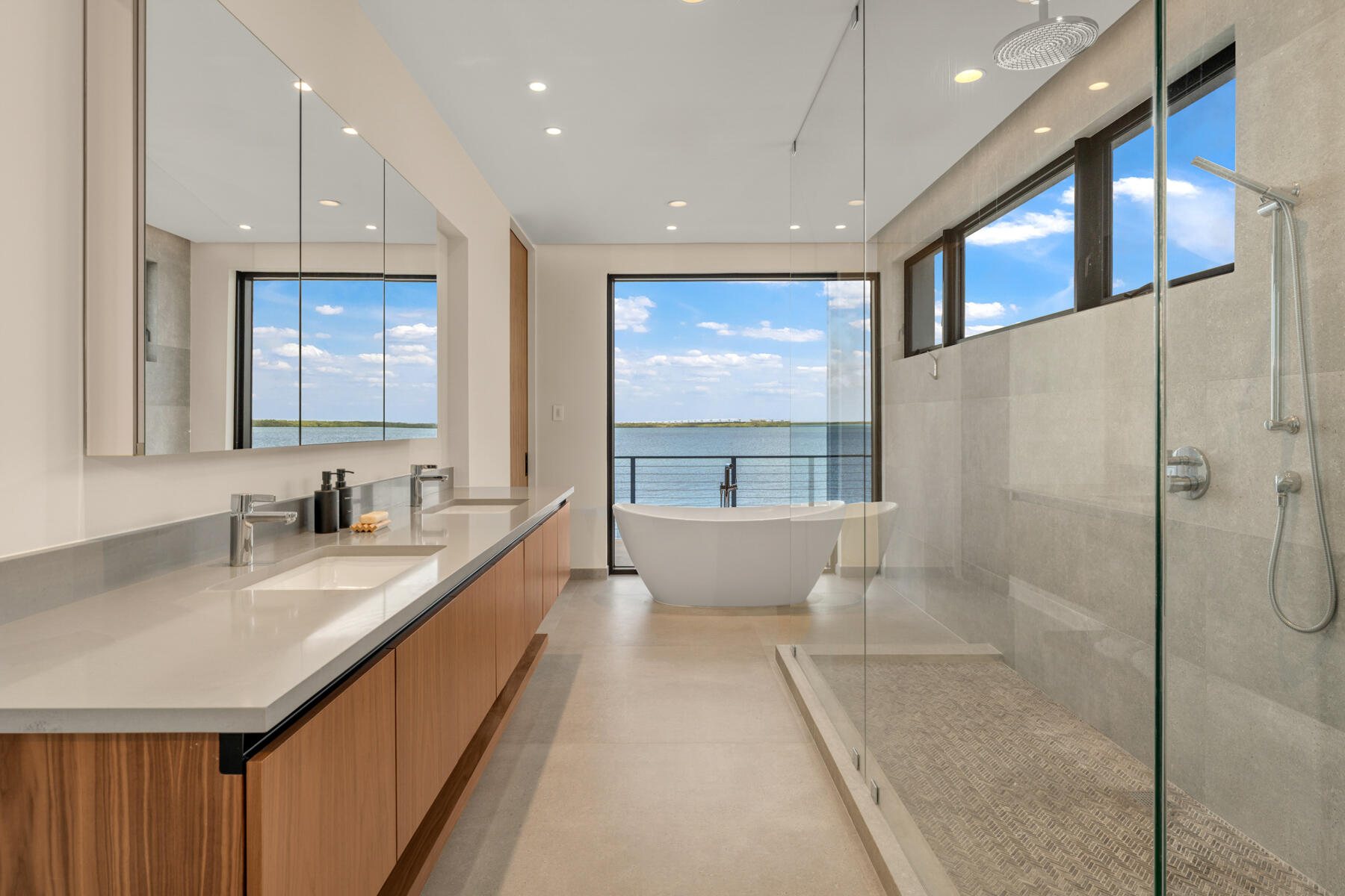21 Stillwright Way Key Largo, FL 33037 - Photo 20 of 81 Separate Soaking Tub w/ Ocean Views