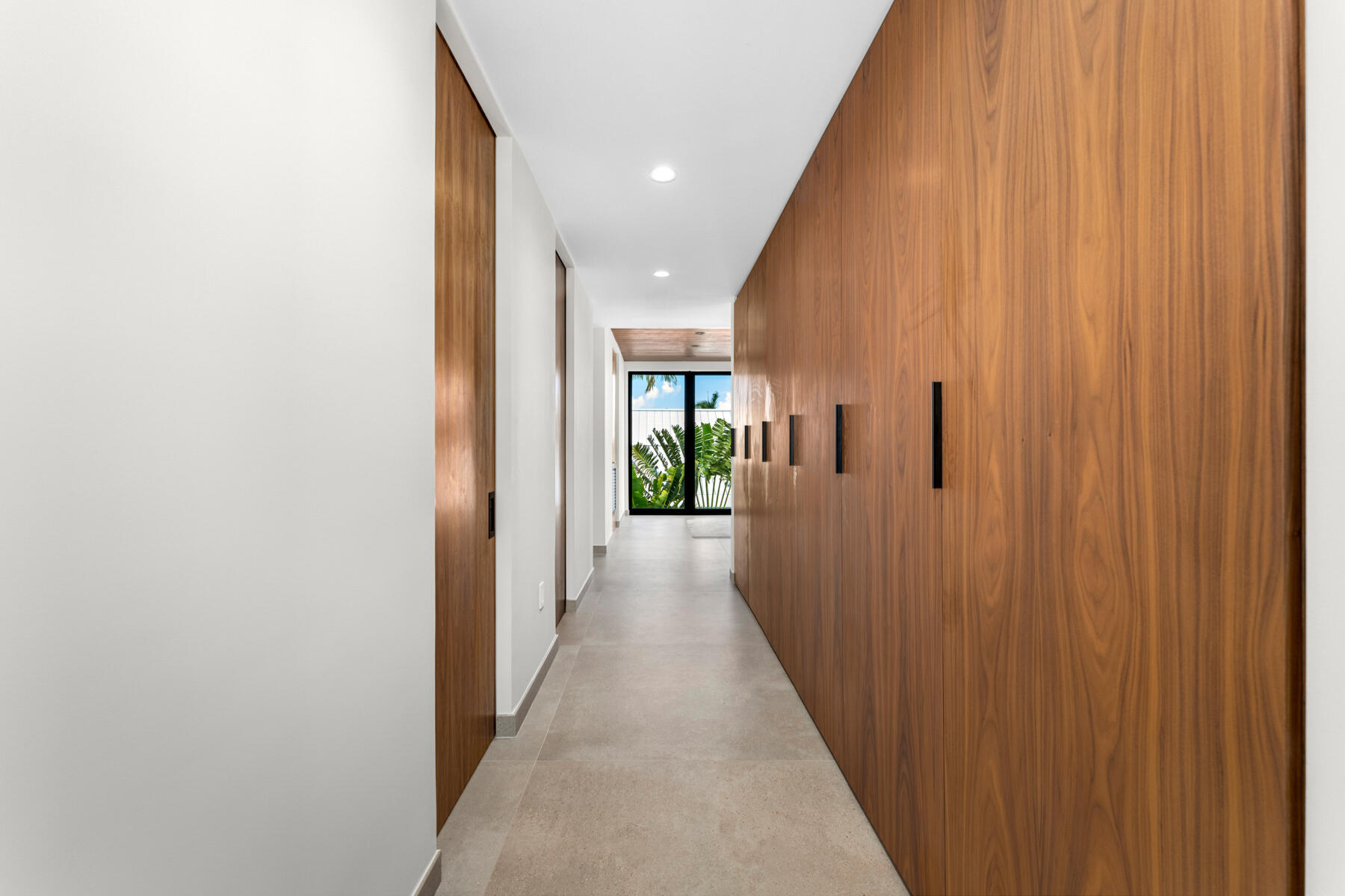 21 Stillwright Way Key Largo, FL 33037 - Photo 30 of 81 Endless Closet & Storage Spaces