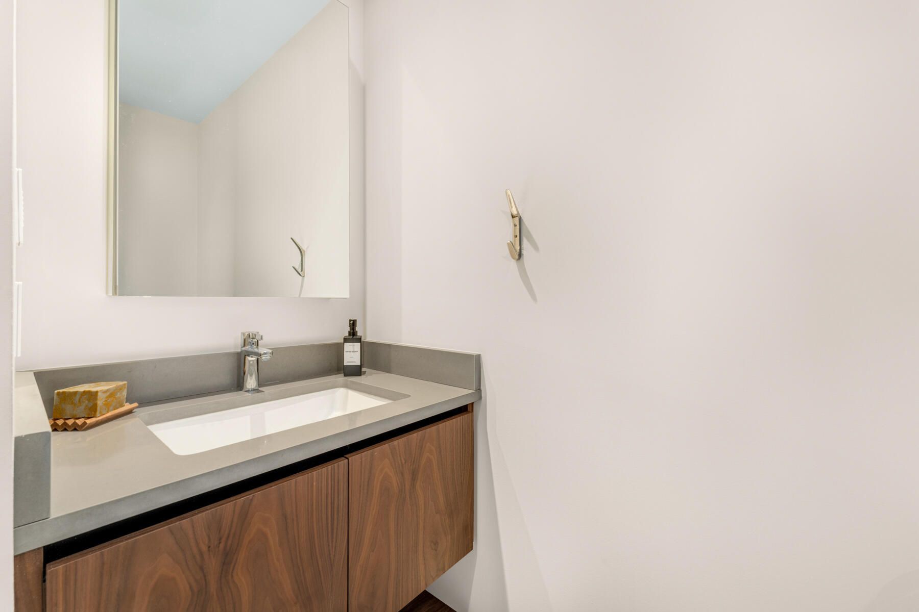 21 Stillwright Way Key Largo, FL 33037 - Photo 38 of 81 Half Bathroom