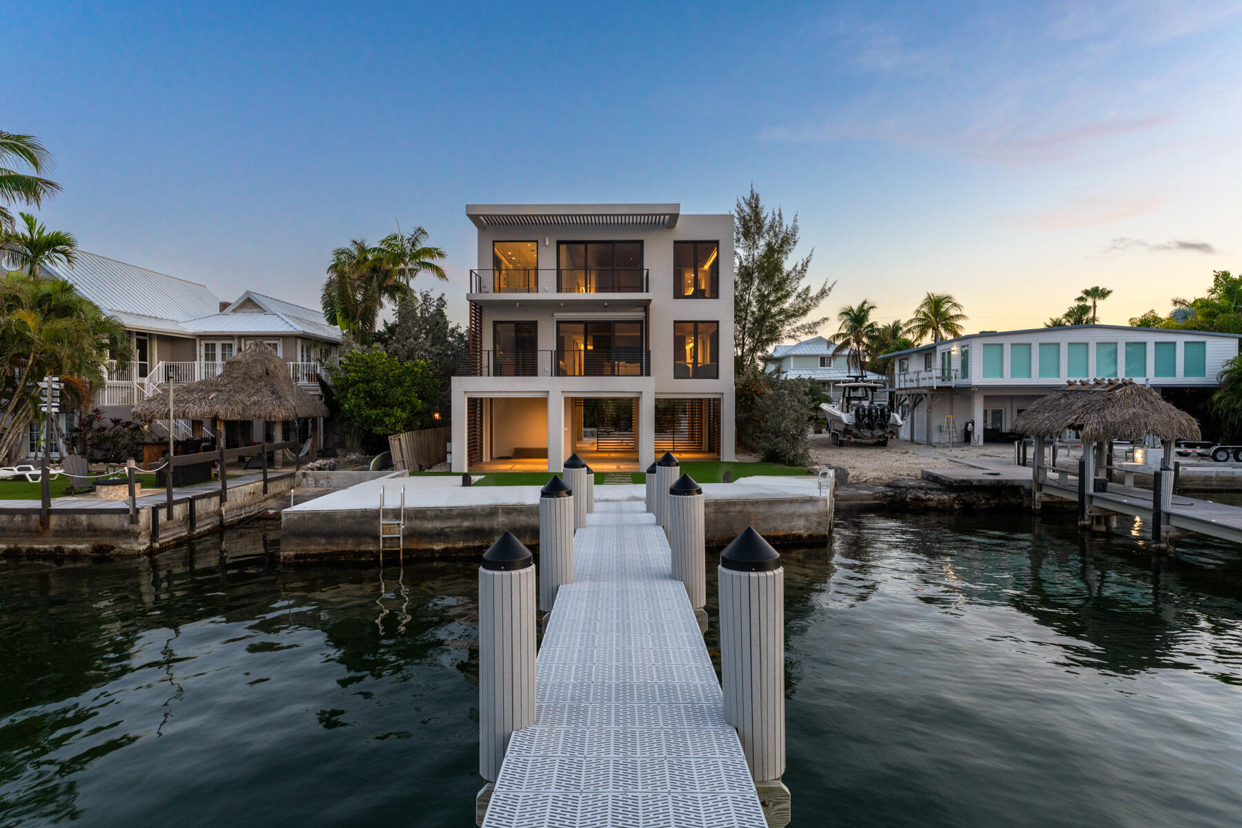 21 Stillwright Way Key Largo, FL 33037 - Photo 60 of 81 Rear Elevation at Night
