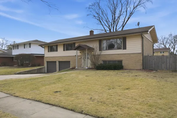 $539,000 | 130 North Horner Lane, Mount Prospect, IL 60056