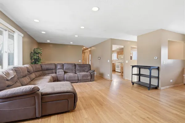 $539,000 | 130 North Horner Lane, Mount Prospect, IL 60056