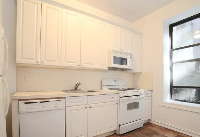 $4,100 | 515 West 122nd Street, Unit 54 | Morningside Heights