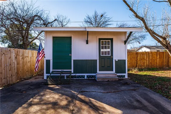 $299,000 | 1312 West 3rd Street, McGregor, TX 76657