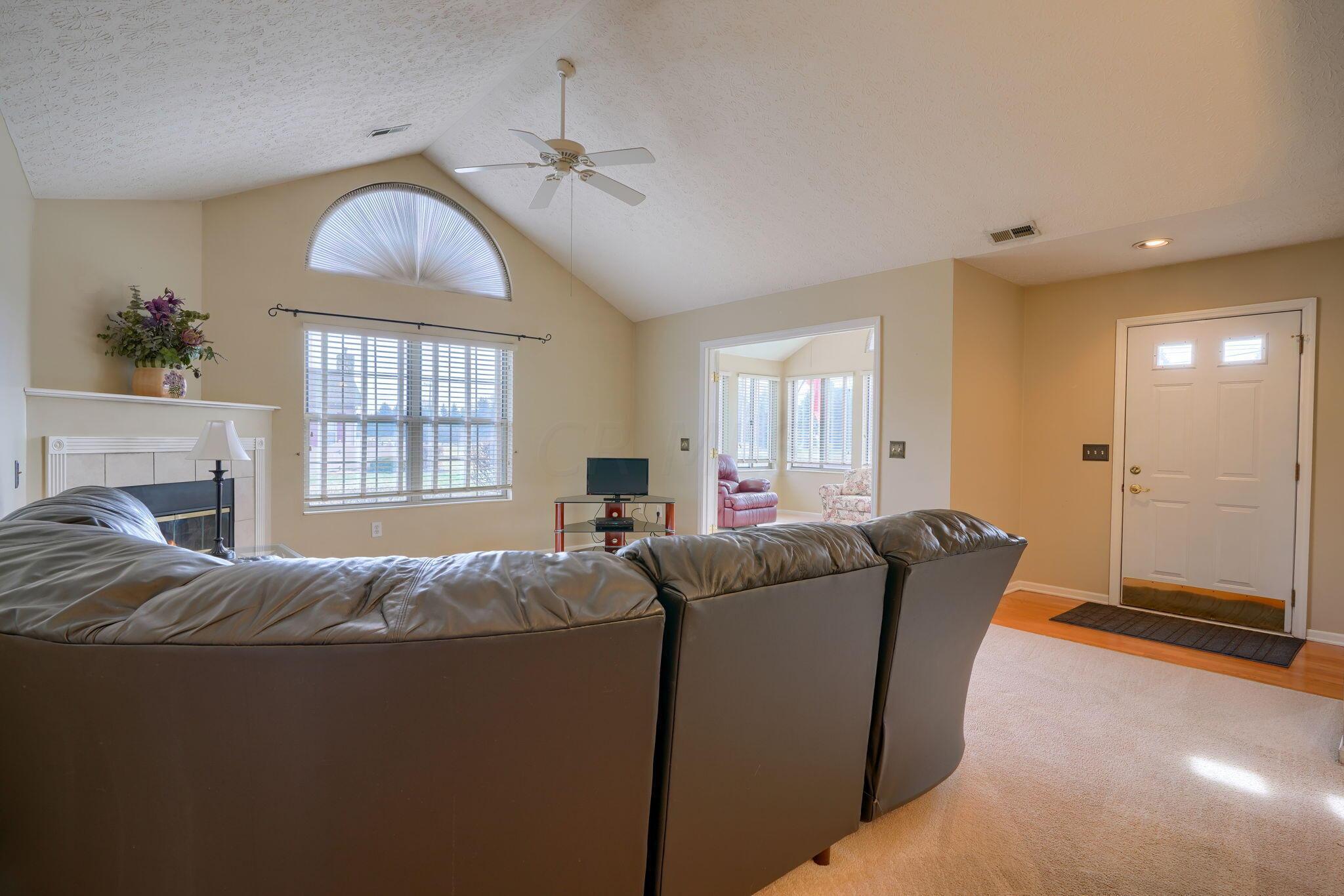 3725 Stoneway Point Powell, OH 43065 - Photo 9 of 54 3725 Stoneway Pt (27)