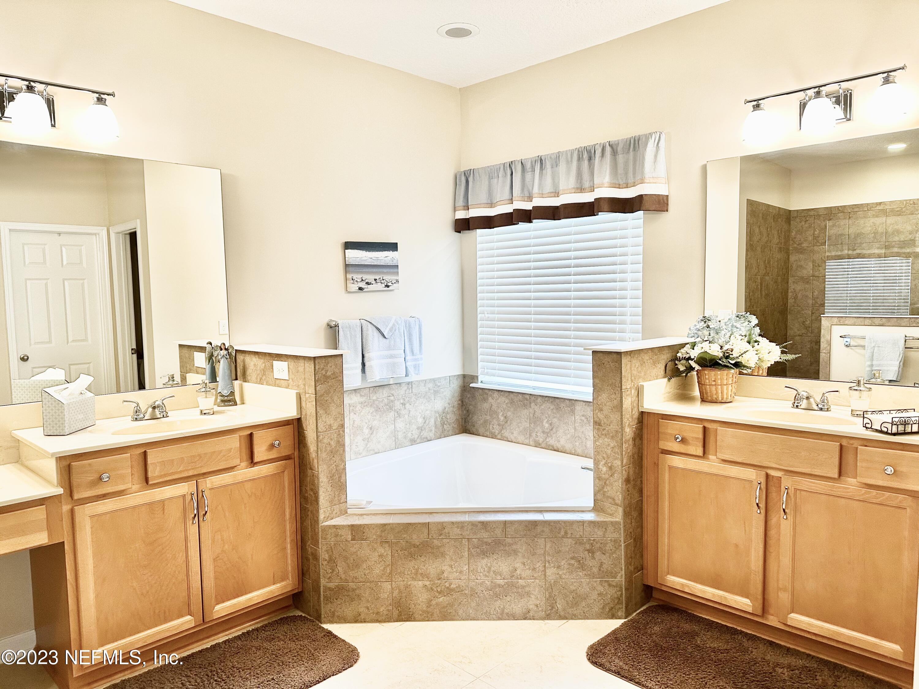 86808 Sloop Court Fernandina Beach, FL 32034 - Photo 12 of 25 Master Bath