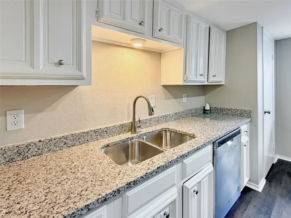 $1,900 | 3230 Sycamore Springs Drive, Houston, TX 77339