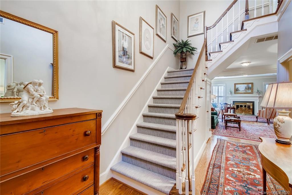 2803 Sharon View Road Charlotte, NC 28210 - Photo 4 of 29 Gallery Image 4
