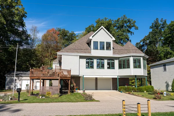 $673,000 | 11076 North Shore Drive, Lake, MI 48632