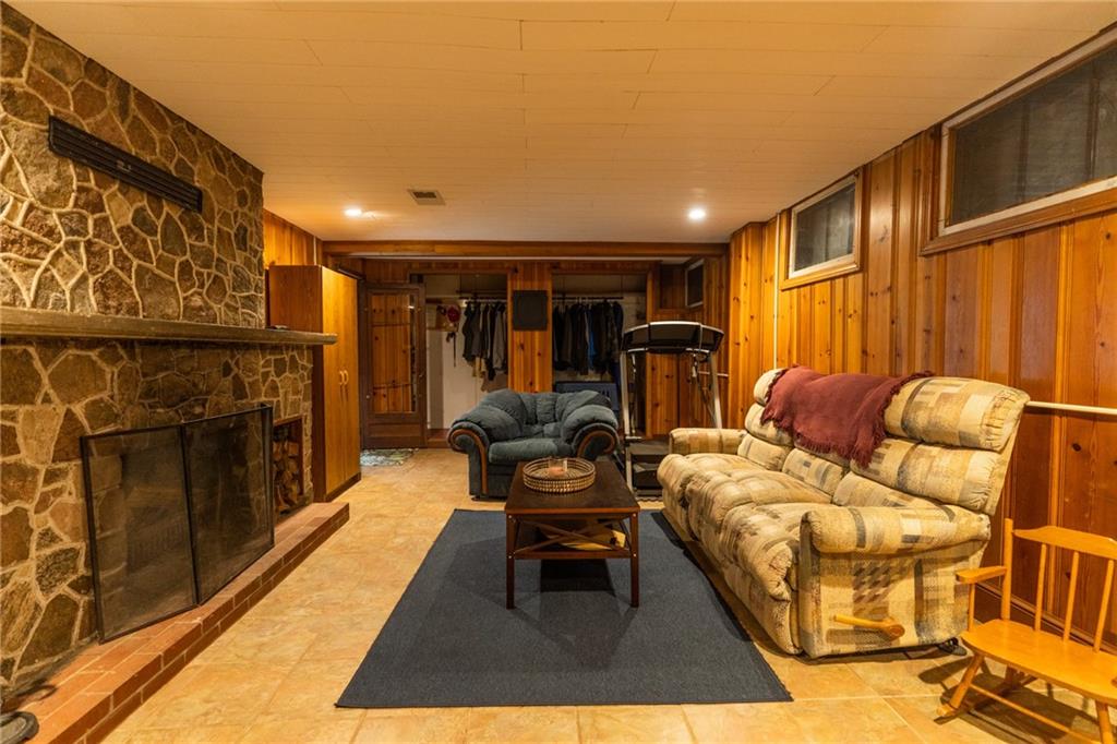 3950 New Castle Road Pulaski, PA 16143 - Photo 18 of 25 Gallery Image 18