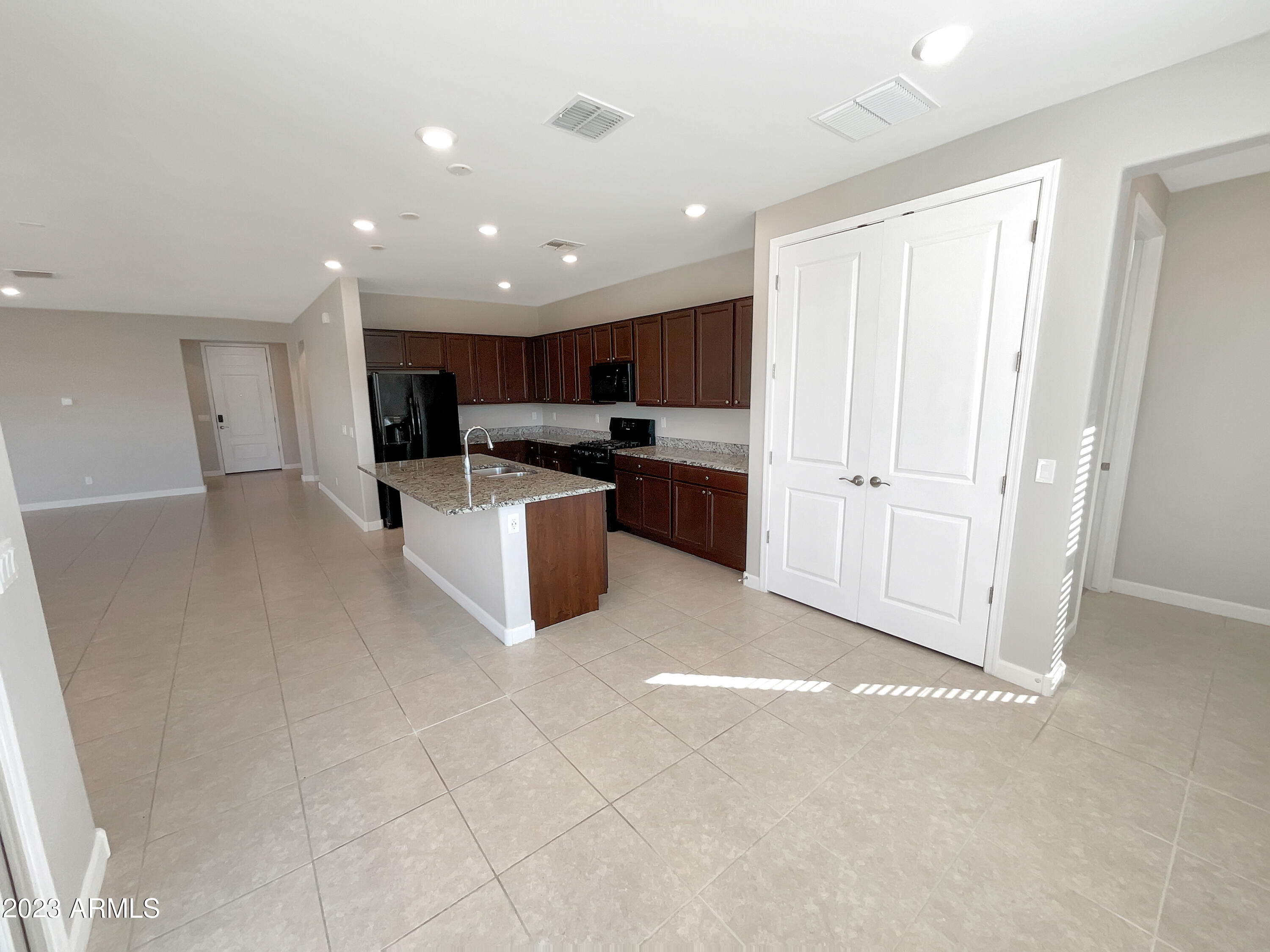 2815 West Carson Road Phoenix, AZ 85041 - Photo 12 of 49 listing_11