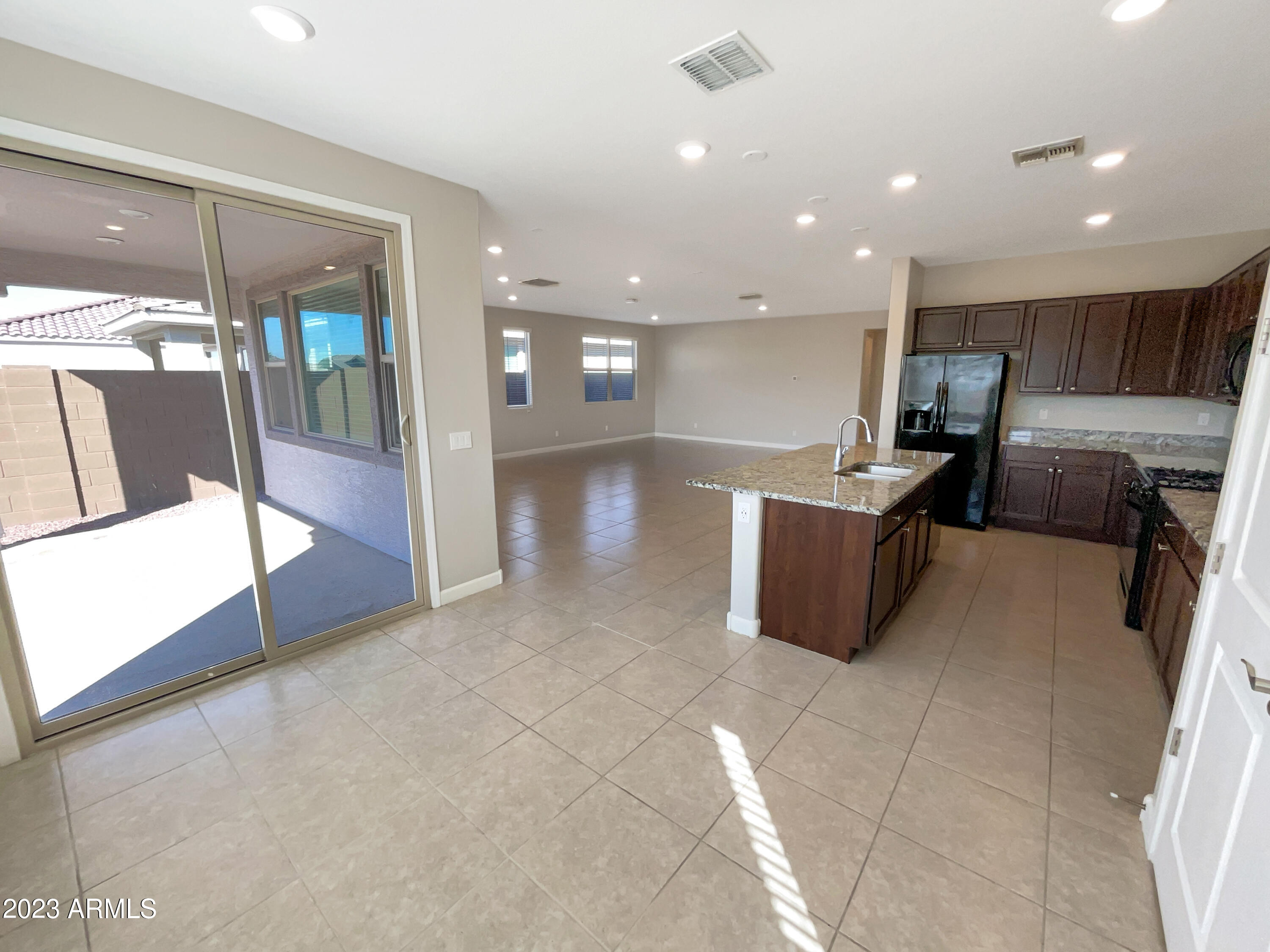 2815 West Carson Road Phoenix, AZ 85041 - Photo 13 of 49 listing_12
