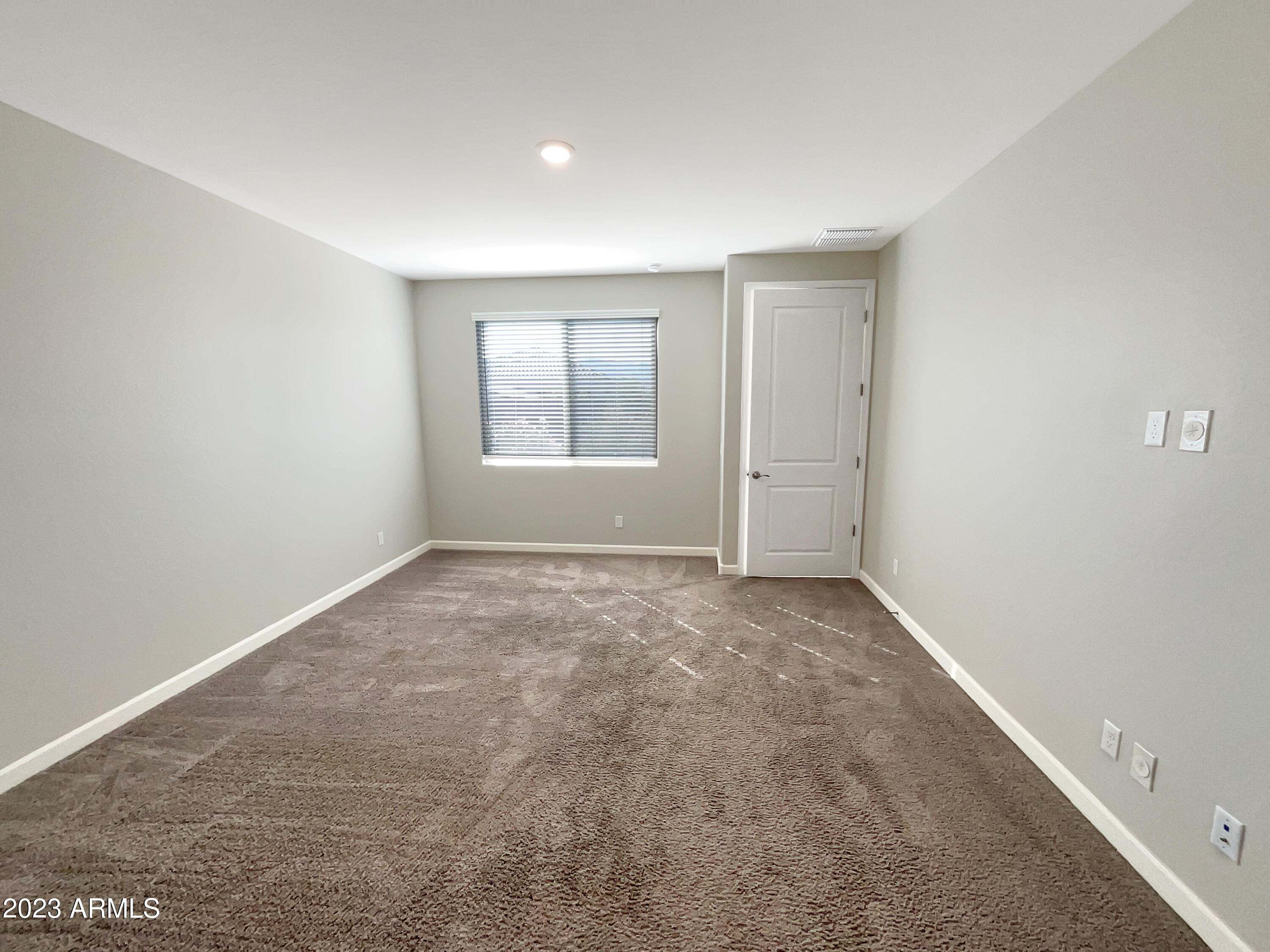 2815 West Carson Road Phoenix, AZ 85041 - Photo 5 of 49 listing_4