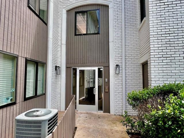 5095 Roswell Road, Unit 302 Atlanta, GA 30342 - Photo 2 of 11