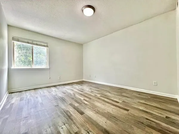 $1,690 | 5095 Roswell Road, Unit 302, Atlanta, GA 30342