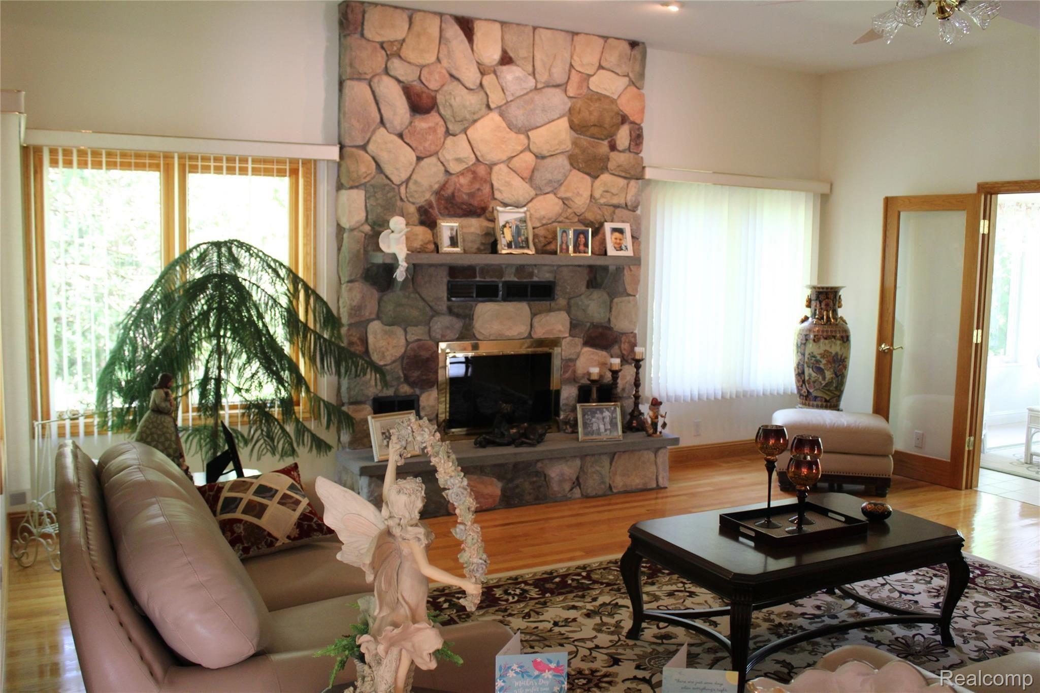 1165 East Heil Road Gladwin, MI 48624 - Photo 31 of 73 Great Room 1.JPG
