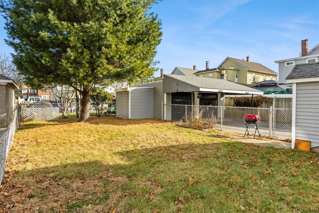 154 Summit Street Pawtucket, RI 02860 - Photo 7 of 22