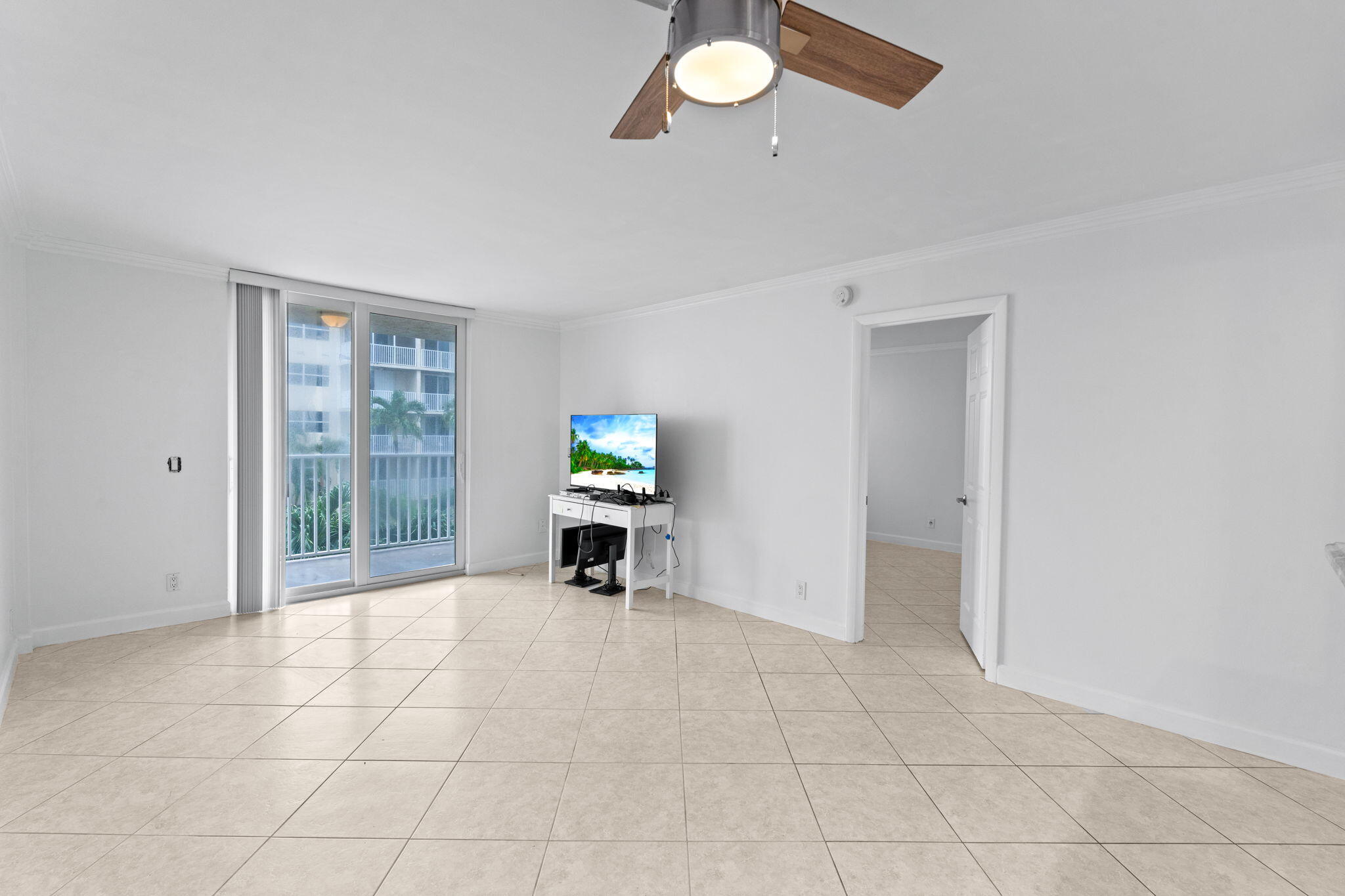 2929 South Ocean Boulevard, Unit 3150 Boca Raton, FL 33432 - Photo 13 of 49 Living Room