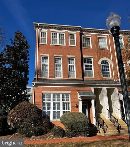 $605,000 | 517 Cameron Station Boulevard, Alexandria, VA 22304