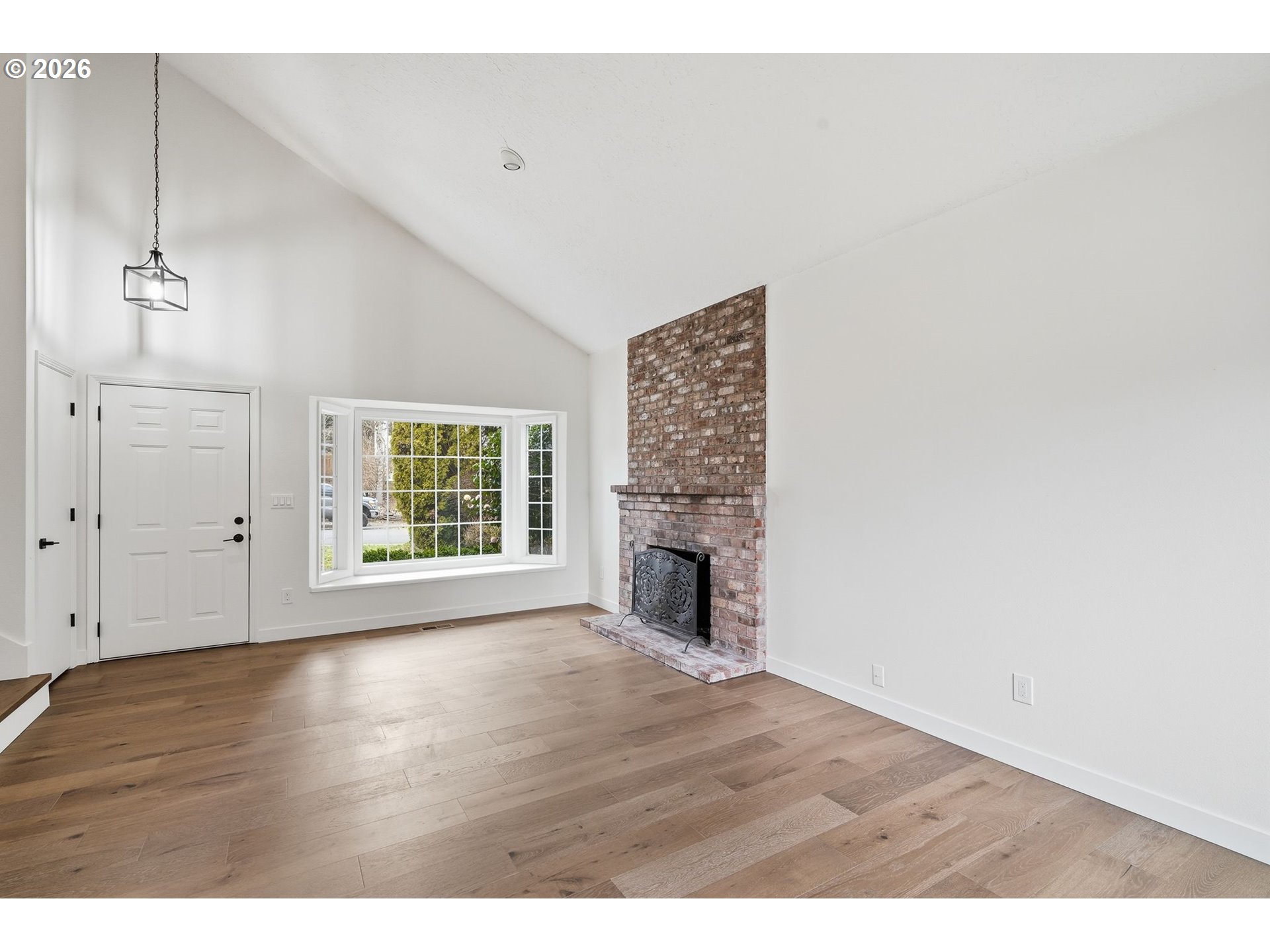 10352 Southwest Picks Way Portland, OR 97224 - Photo 7 of 46