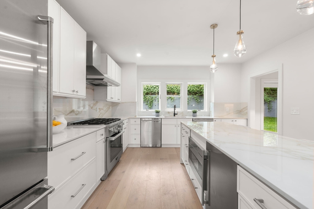 84 Winthrop Road, Unit 1 Brookline, MA 02445 - Photo 4 of 34