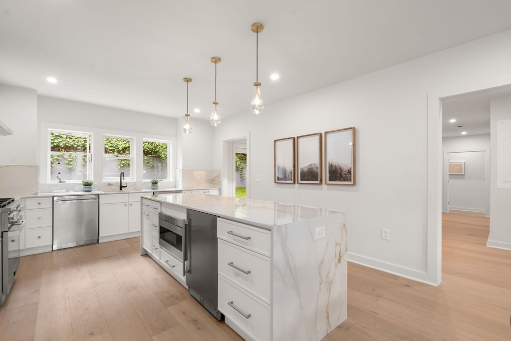 84 Winthrop Road, Unit 1 Brookline, MA 02445 - Photo 5 of 34