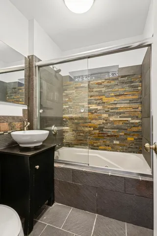 $390,000 | 4021 North Southport Avenue, Unit 1, Chicago, IL 60613