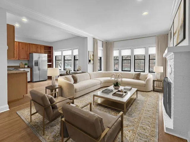 $390,000 | 4021 North Southport Avenue, Unit 1, Chicago, IL 60613