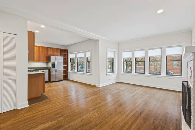 $390,000 | 4021 North Southport Avenue, Unit 1, Chicago, IL 60613