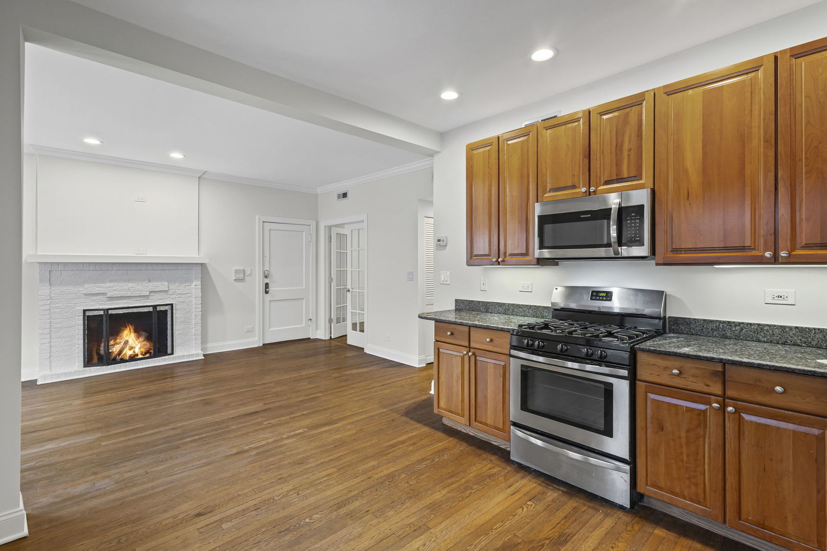 4021 North Southport Avenue, Unit 1 Chicago, IL 60613 - Photo 6 of 15