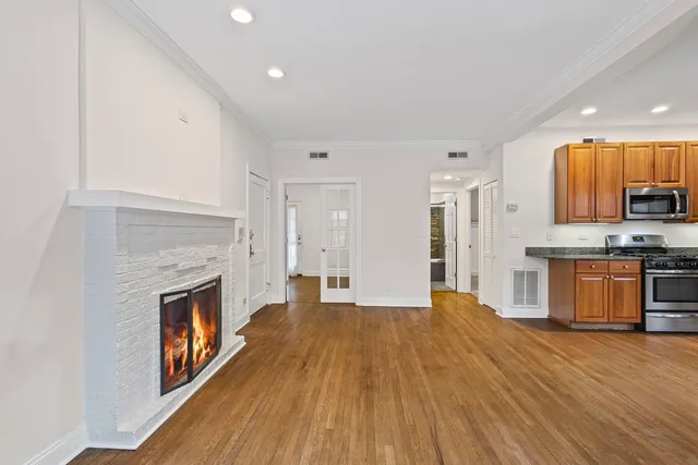 $390,000 | 4021 North Southport Avenue, Unit 1, Chicago, IL 60613