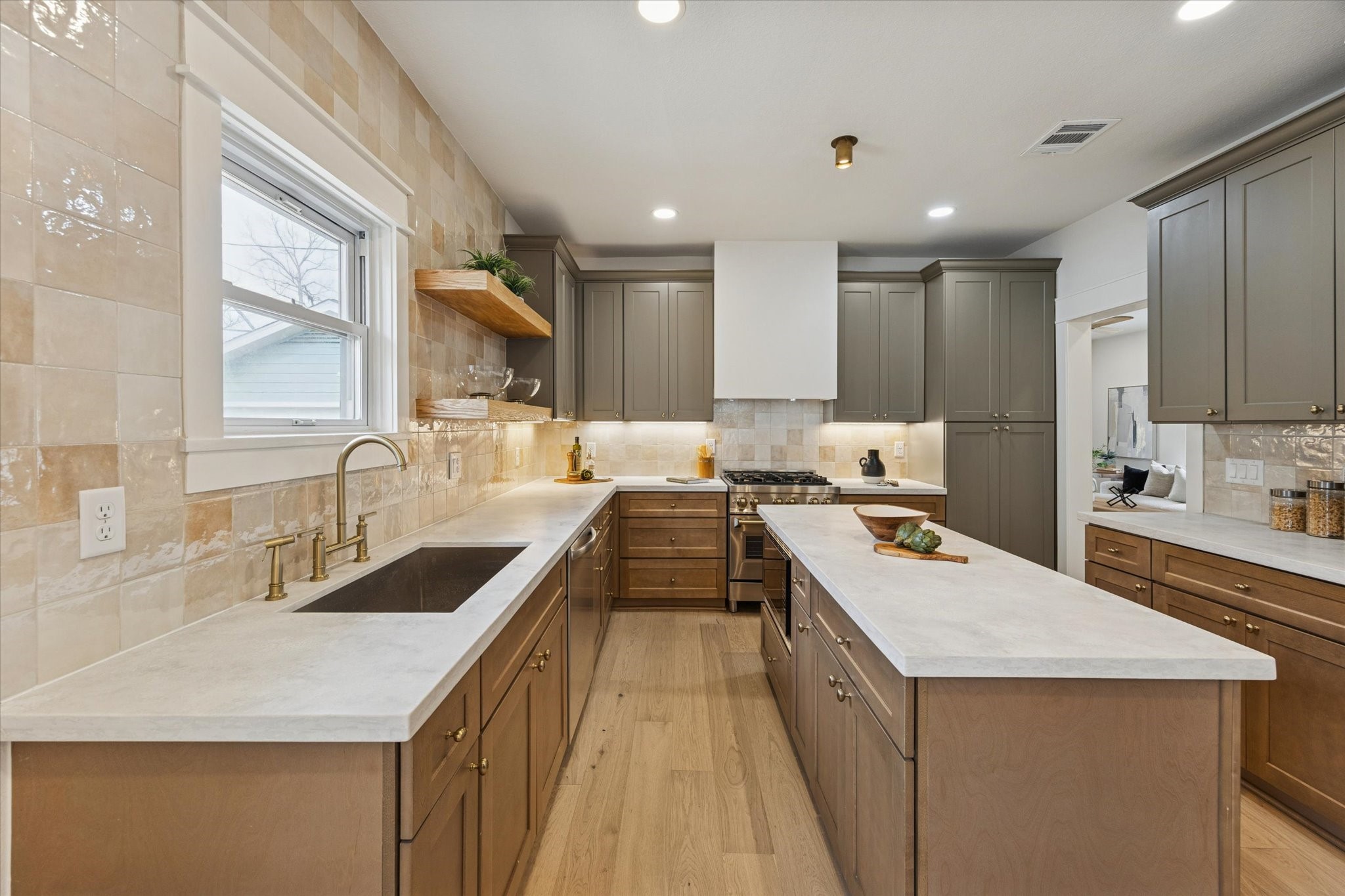 1111 Fugate Street Houston, TX 77009 - Photo 15 of 35