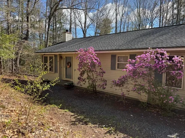 $400,000 | 104 Greensward Drive, Grantham, NH 03753