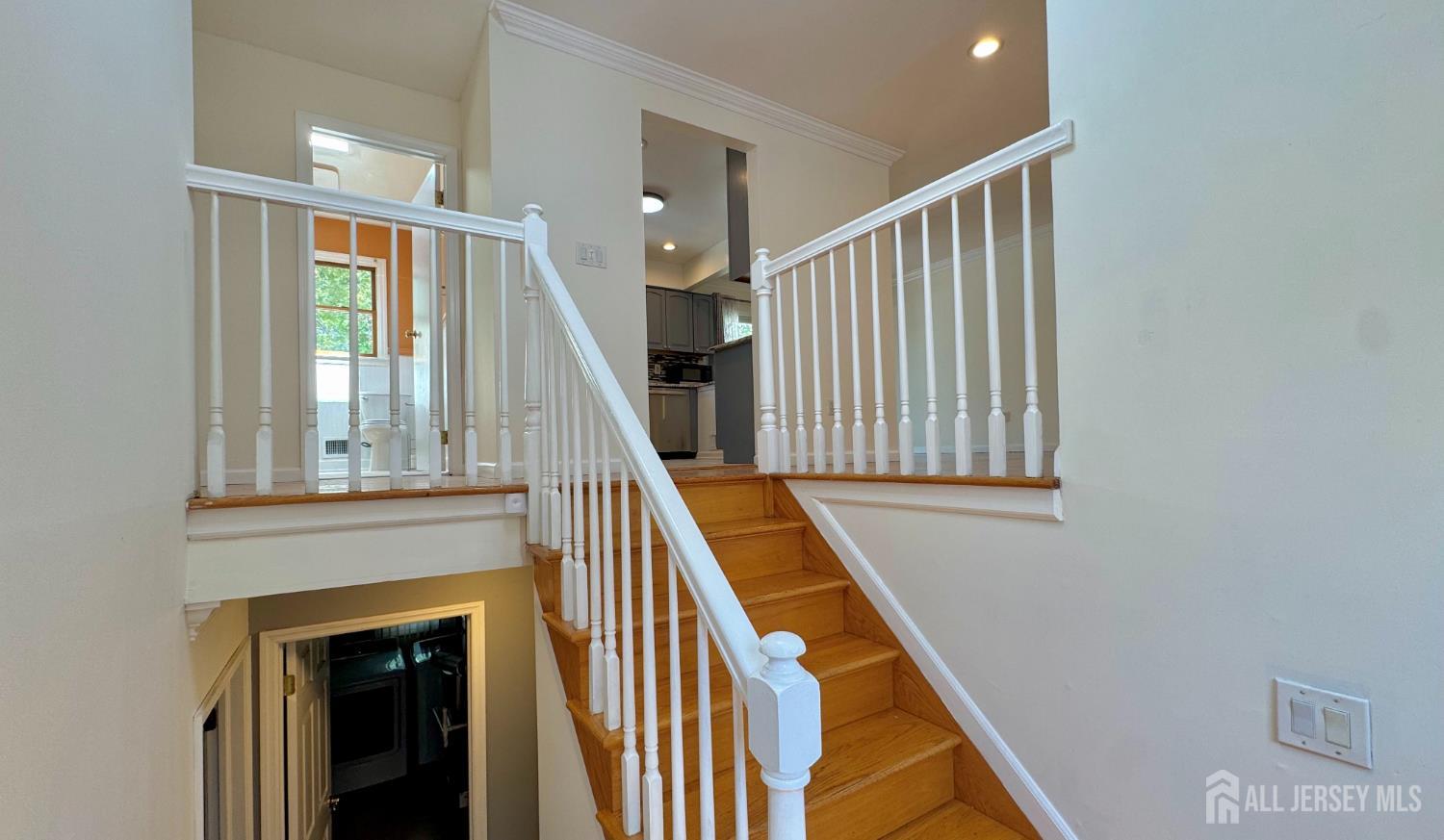 19 Library Place Edison, NJ 08820 - Photo 4 of 25
