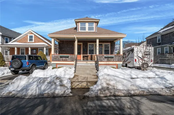 $4,000 | 25 Peckham Avenue, Newport, RI 02840